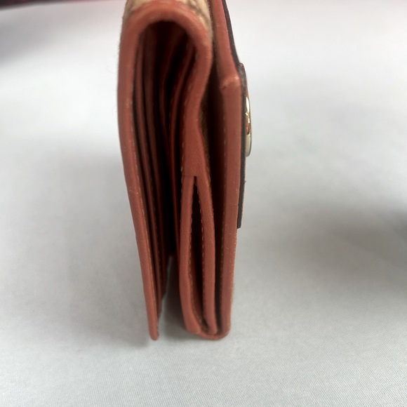 Gucci Tan and Brown GG Wallet - Picture 3 of 9
